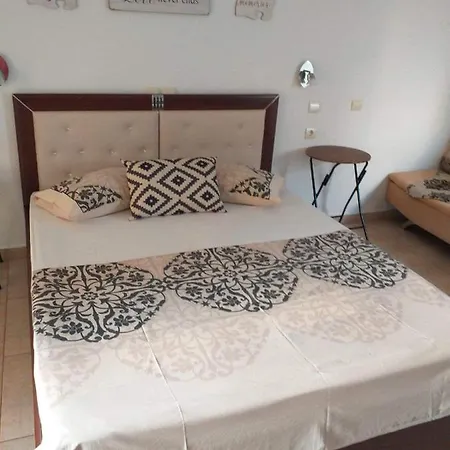 Apartment Irida *